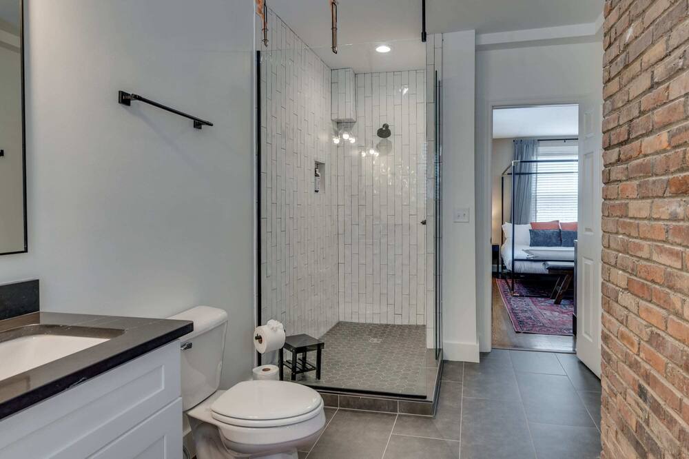 Photo of Bathroom in Hillsboro Village