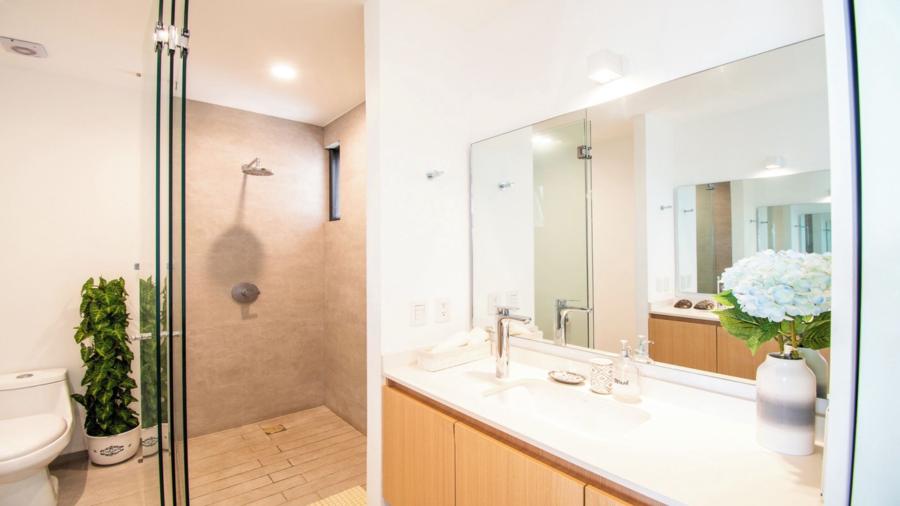 Photo of Bathroom in Flamingos