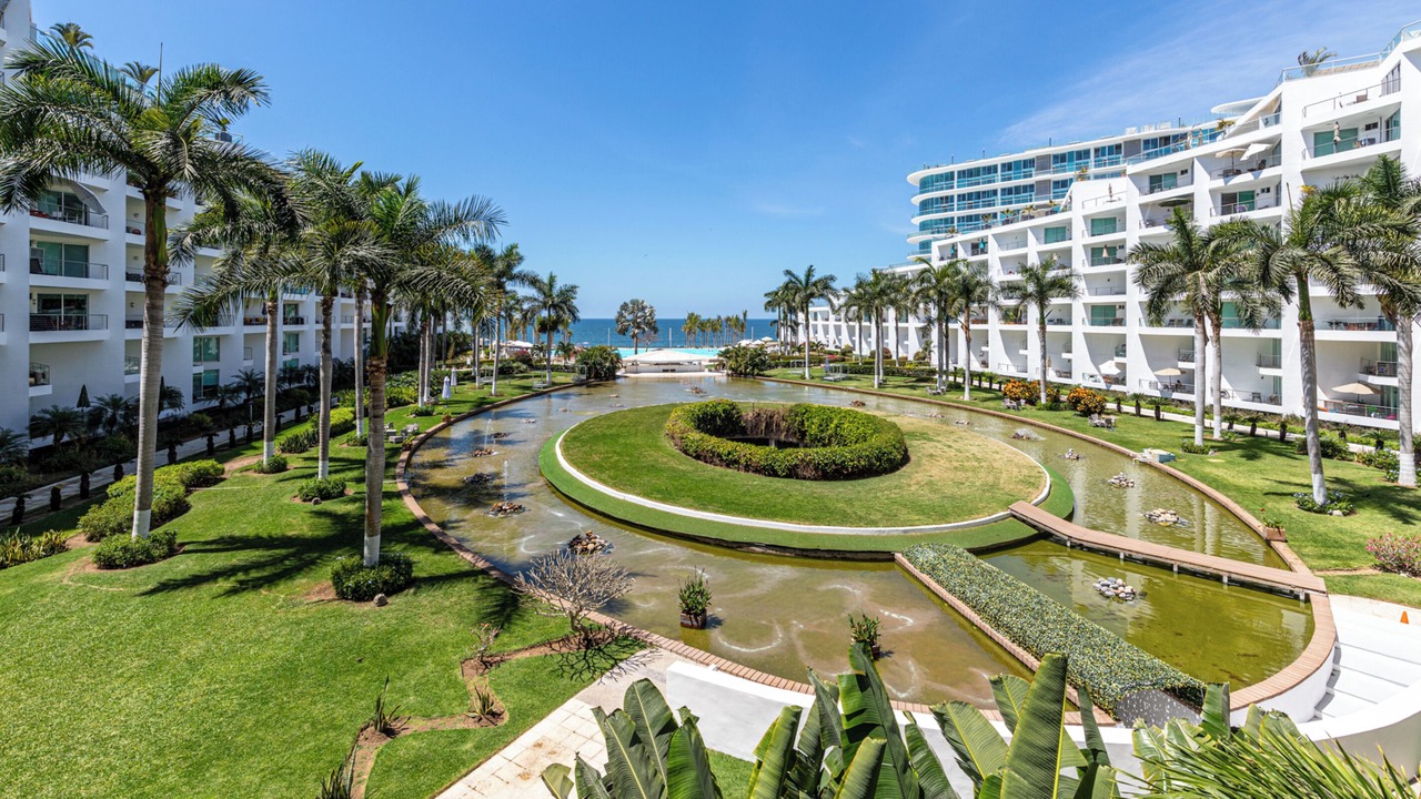 Photo of Outdoor in Flamingos