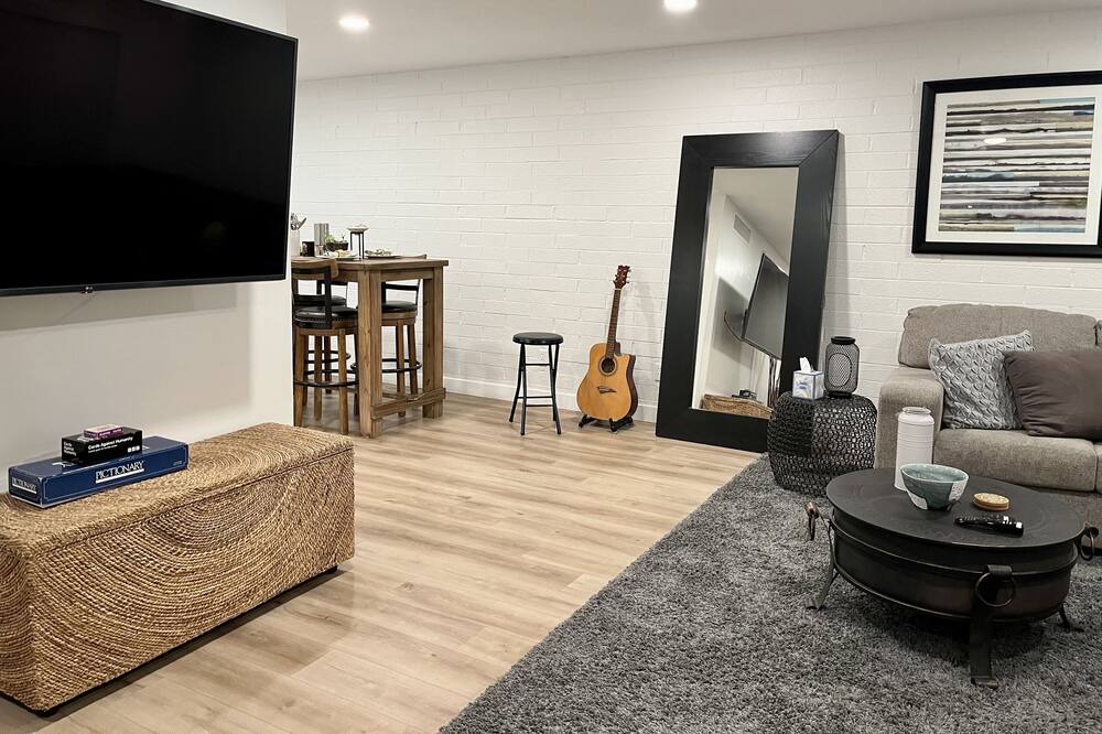 Photo of Livingroom in Camelback East