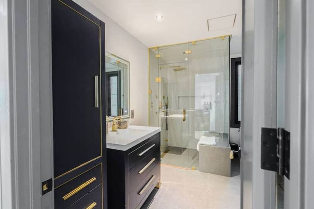 Photo of Bathroom in Alcona