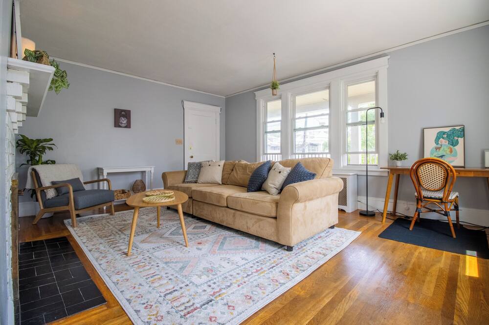 Photo of Livingroom in West Hartford