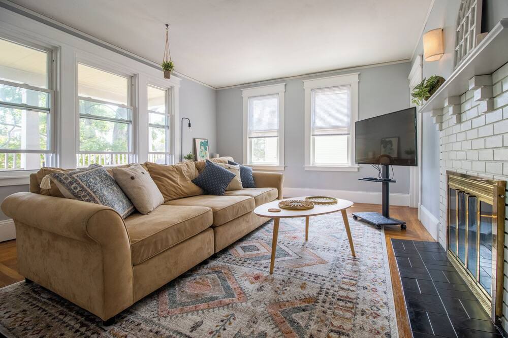 Photo of Livingroom in West Hartford