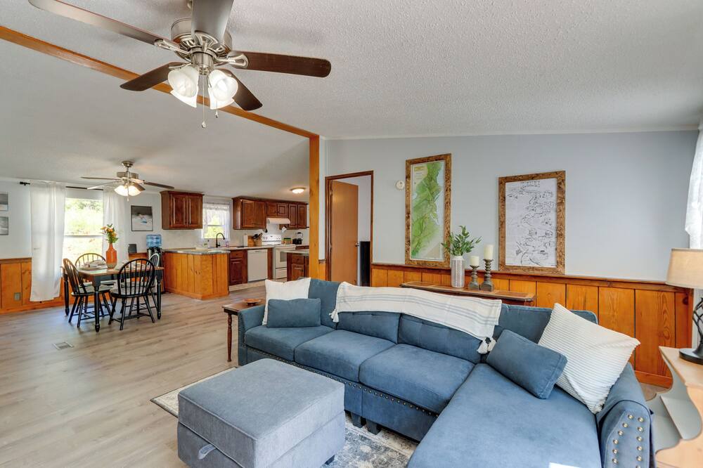 Photo of Livingroom in Turtletown