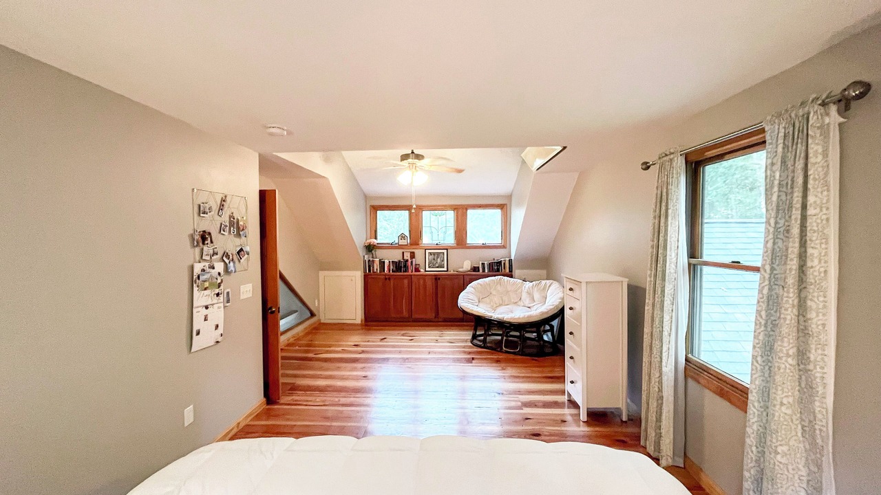 Photo of Bedroom in Foster