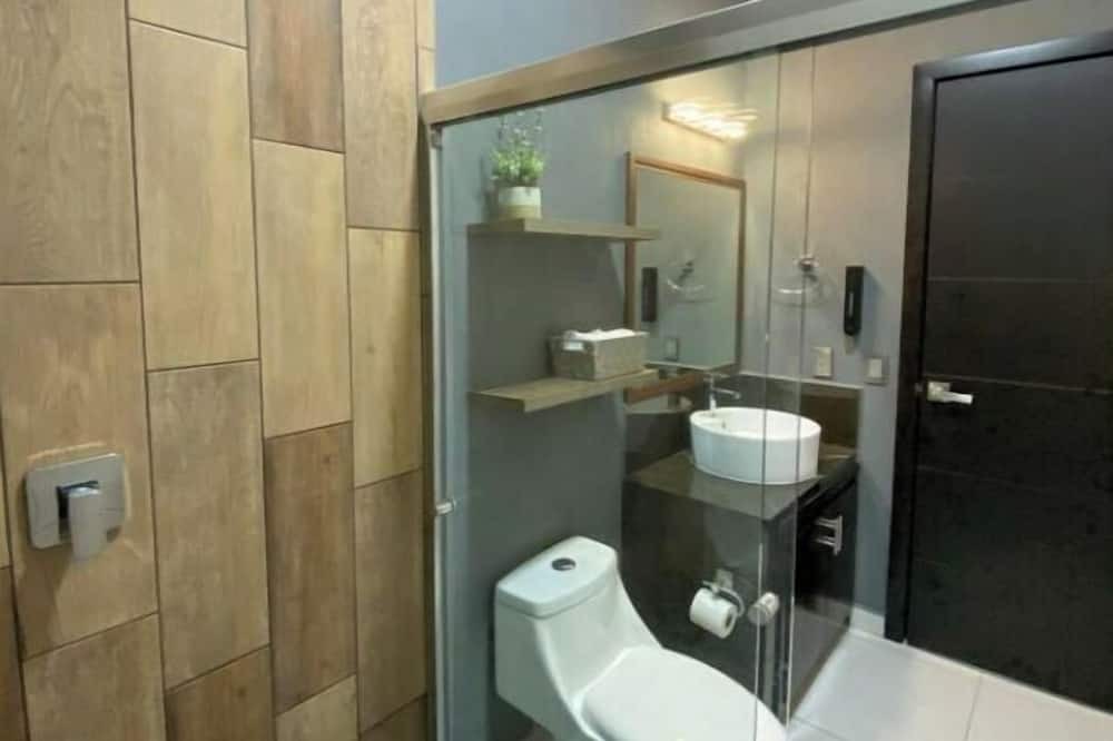 Photo of Bathroom in Mololoa