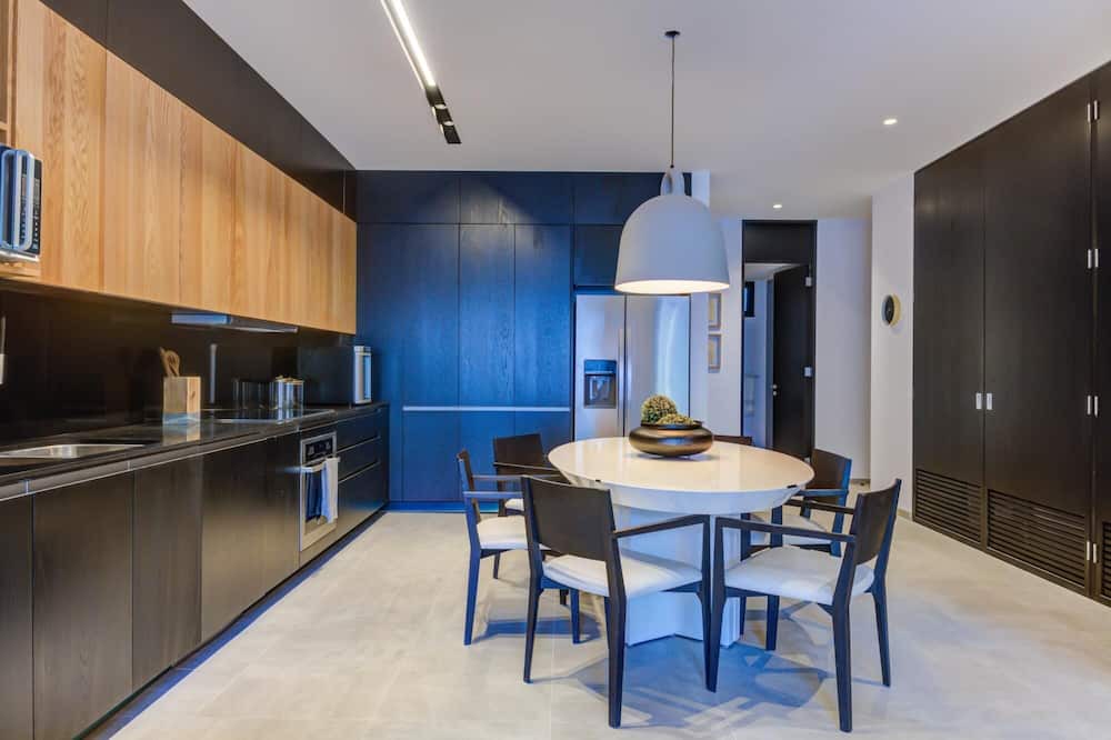 Photo of Kitchen in Romantic Zone