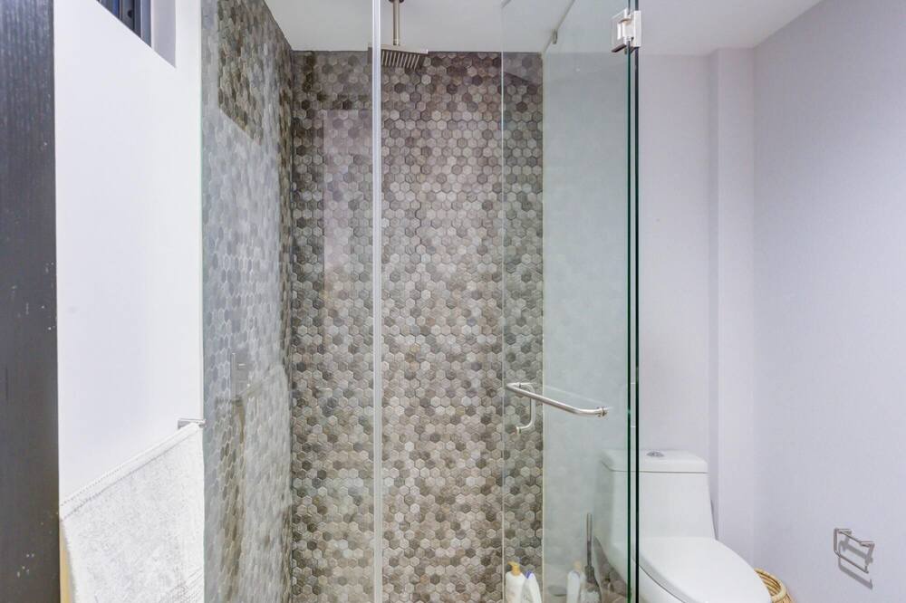 Photo of Bathroom in Romantic Zone