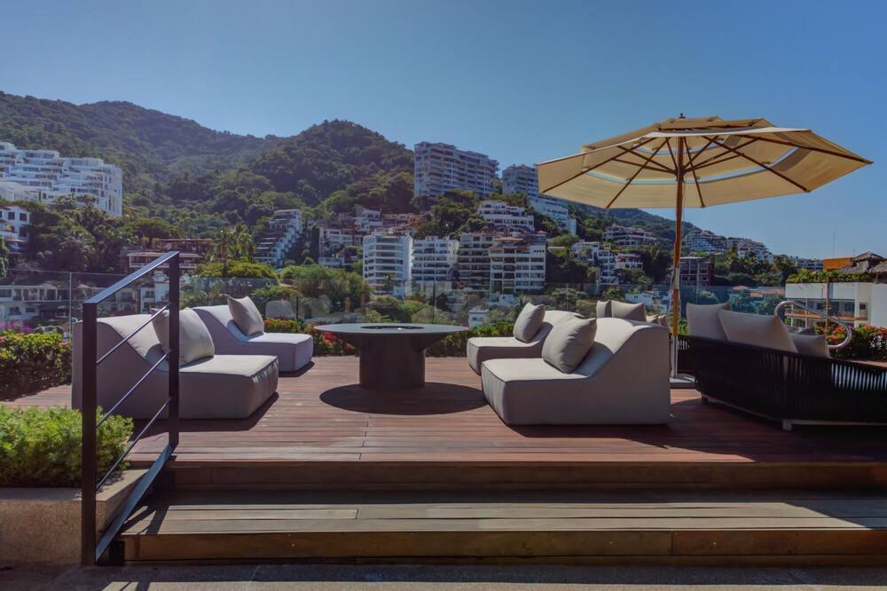 Photo of Patio Balcony in Romantic Zone