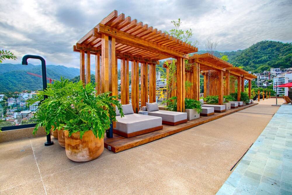 Photo of Outdoor in Romantic Zone
