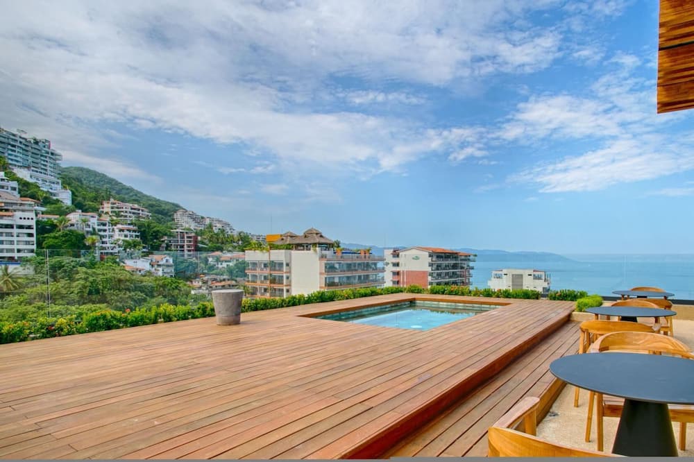 Photo of Outdoor in Romantic Zone