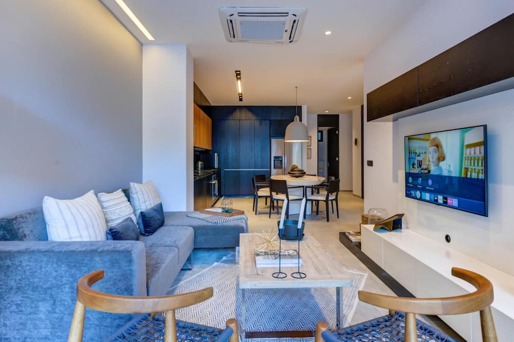 Photo of Livingroom in Romantic Zone