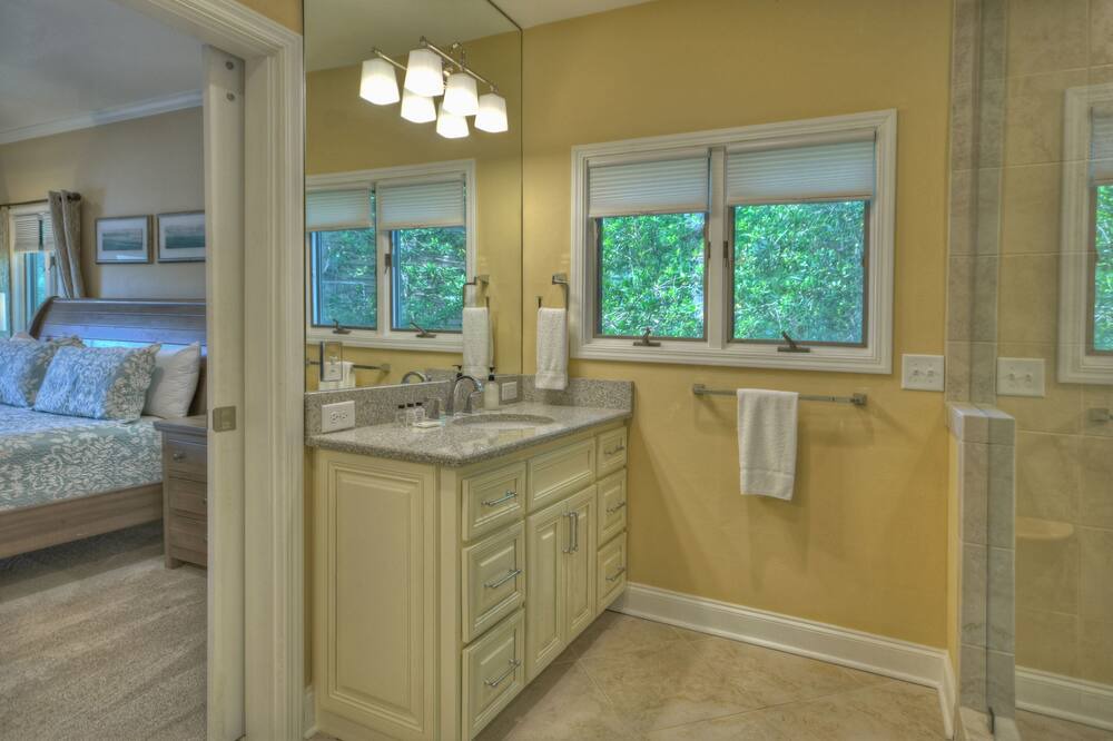 Photo of Bathroom in Necowa Cove