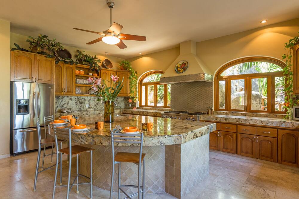 Photo of Kitchen in South Shore Hotel Area
