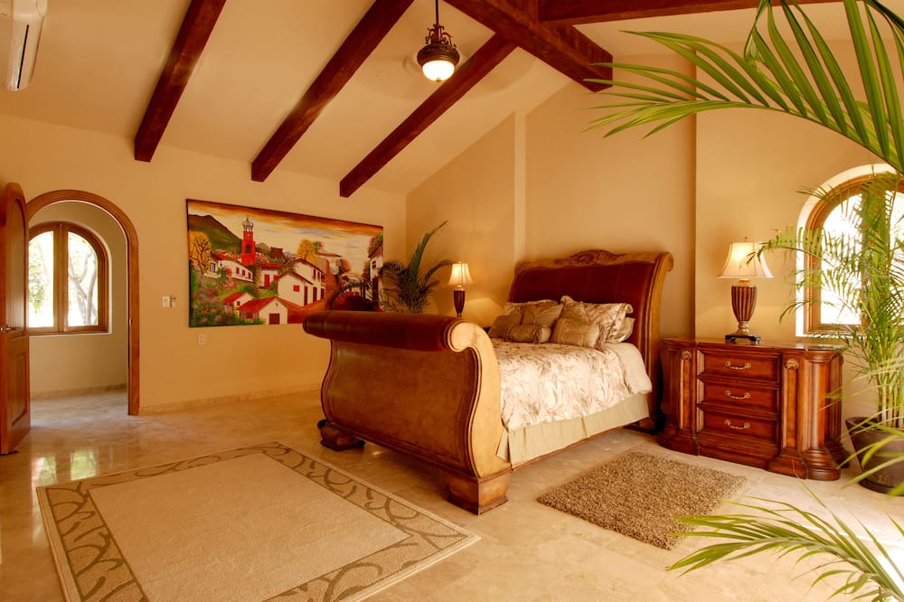 Photo of Bedroom in South Shore Hotel Area