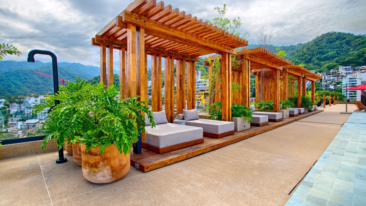 Photo of Outdoor in Romantic Zone