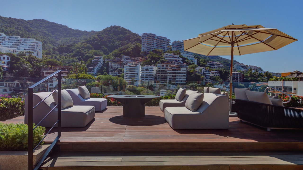 Photo of Outdoor in Romantic Zone