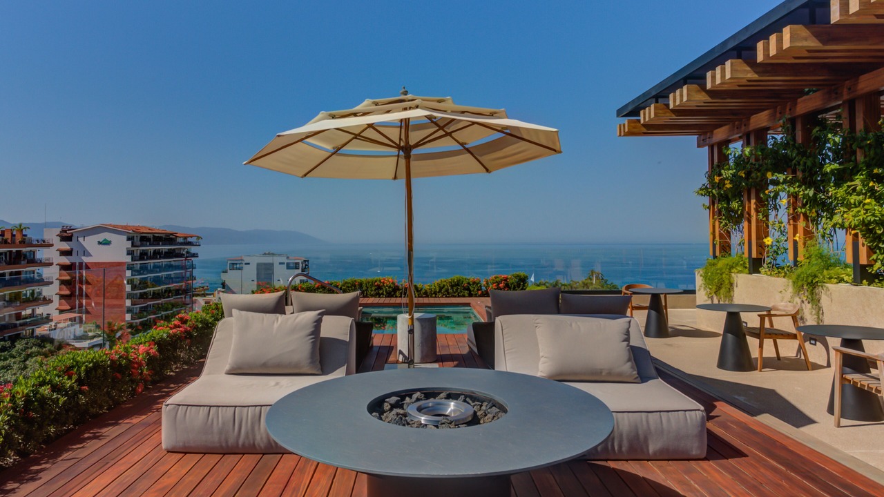 Photo of Outdoor in Romantic Zone