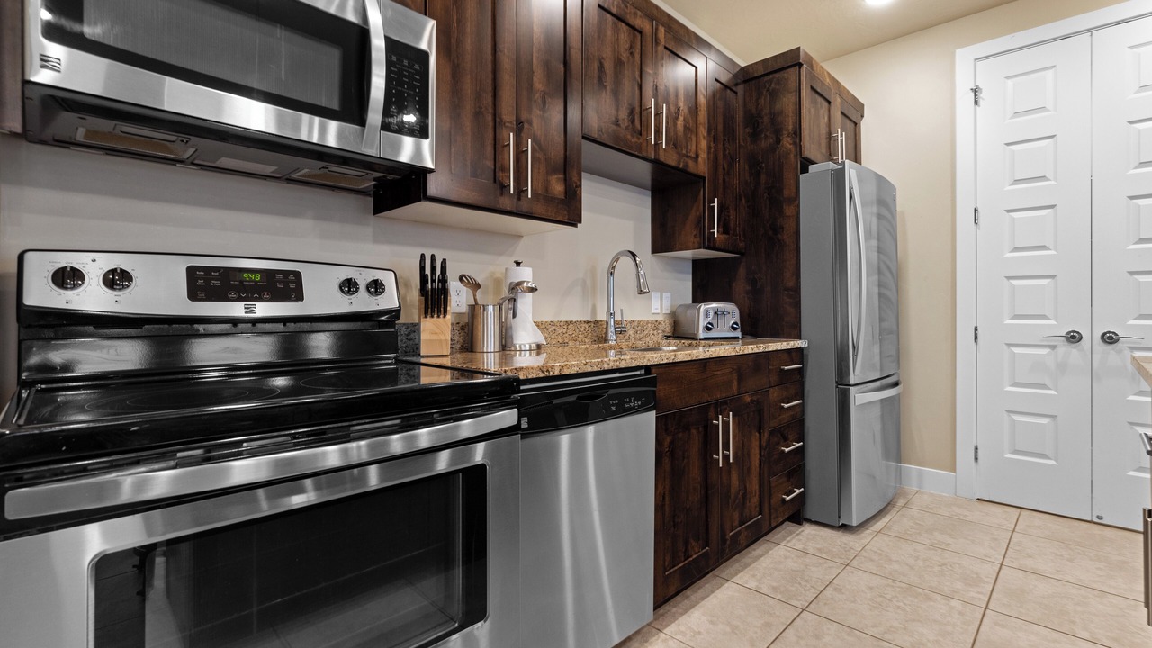 Photo of Kitchen in Hurricane