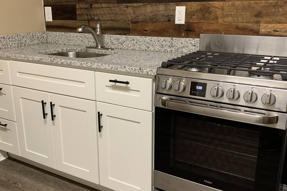Photo of Kitchen in East Row Historic District
