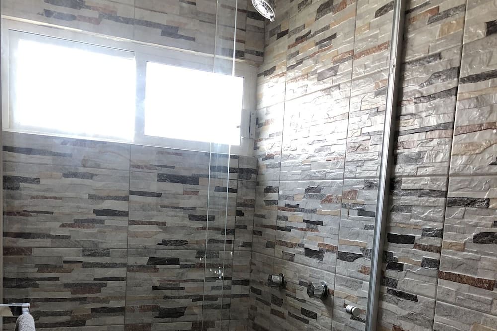 Photo of Bathroom in Alvarado