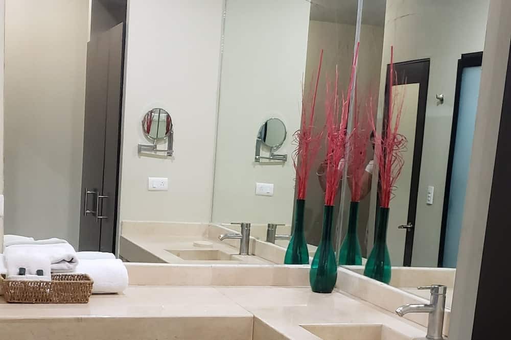 Photo of Bathroom in San Marcos