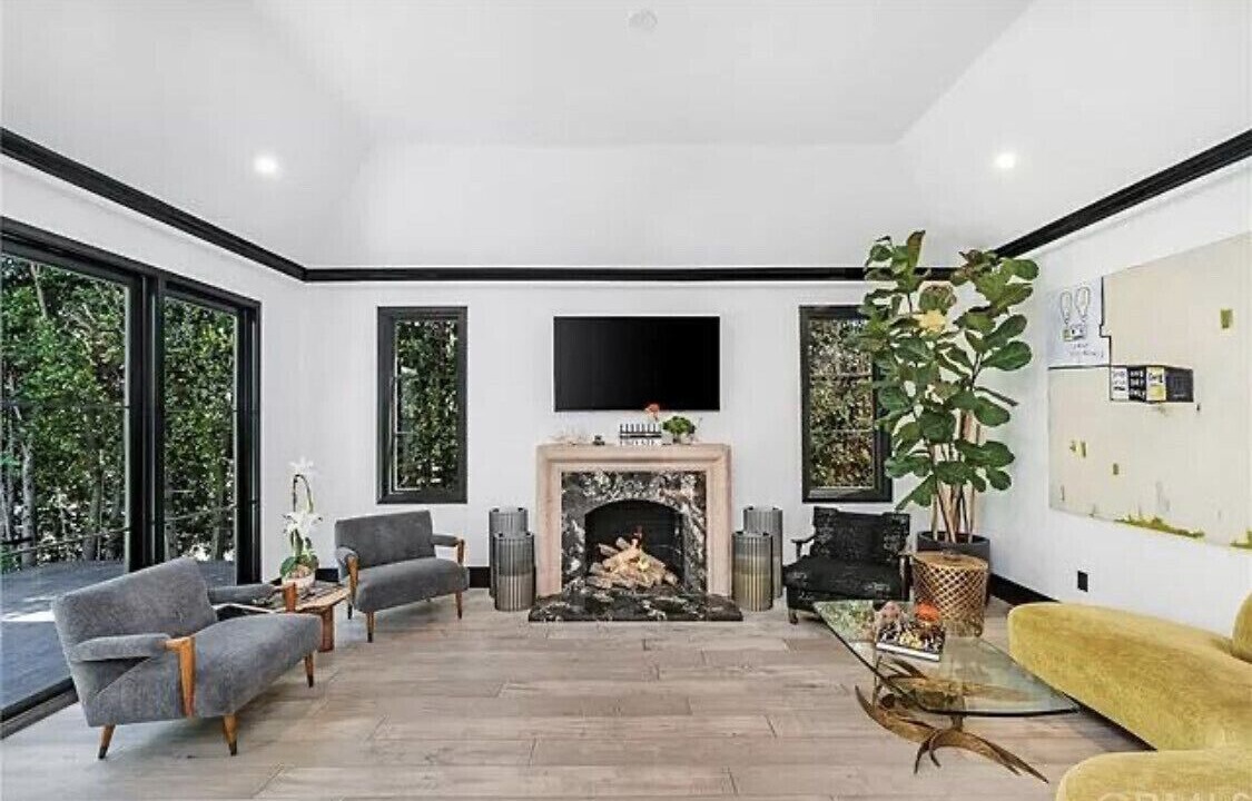 Photo of Livingroom in Melrose