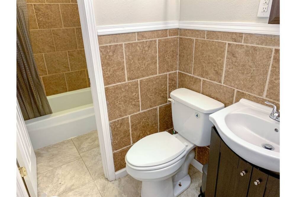 Photo of Bathroom in Powell