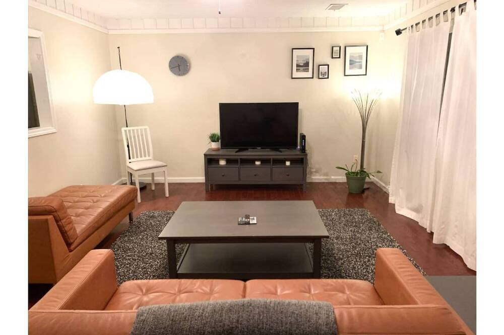 Photo of Livingroom in Powell