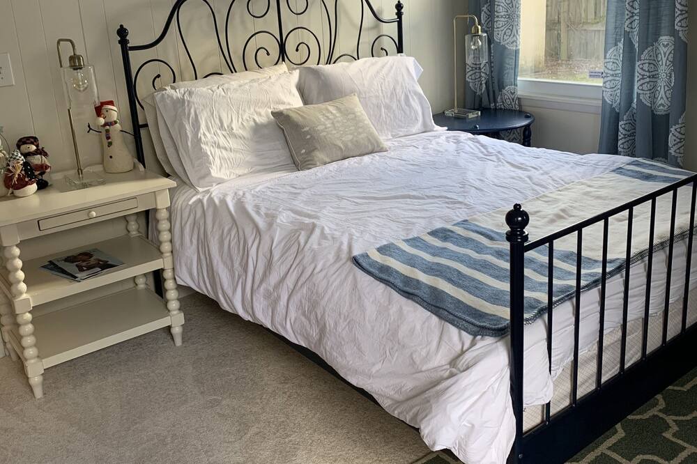 Photo of Bedroom in Issue