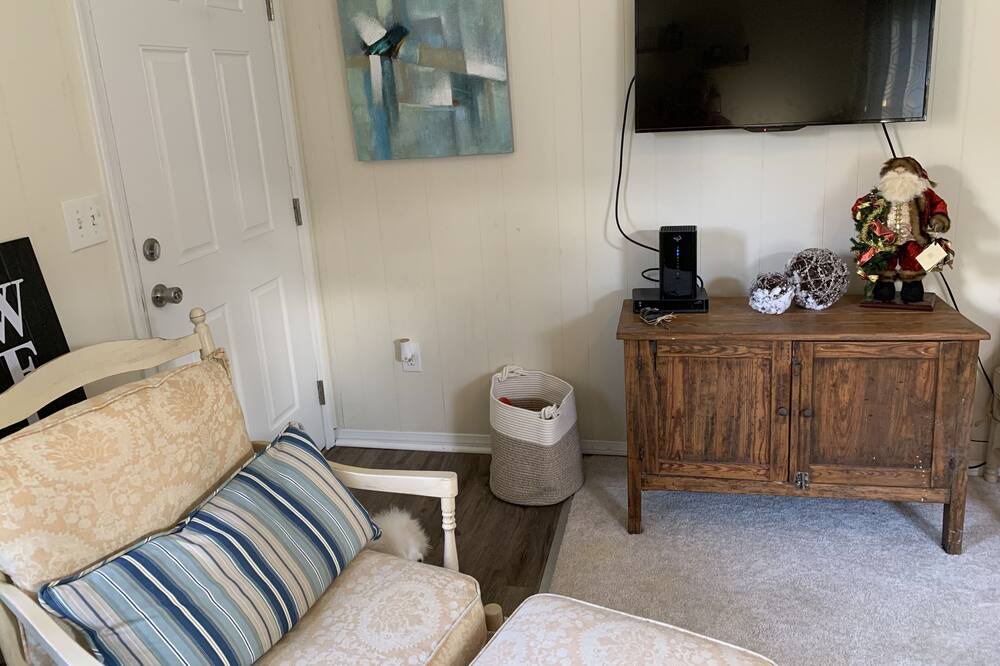 Photo of Bedroom in Issue