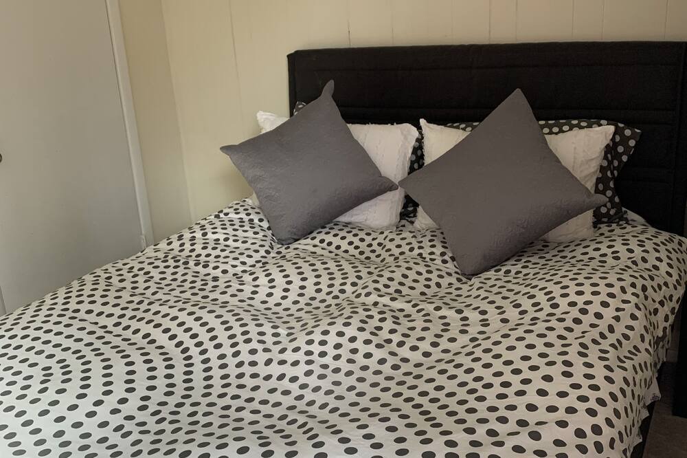 Photo of Bedroom in Issue