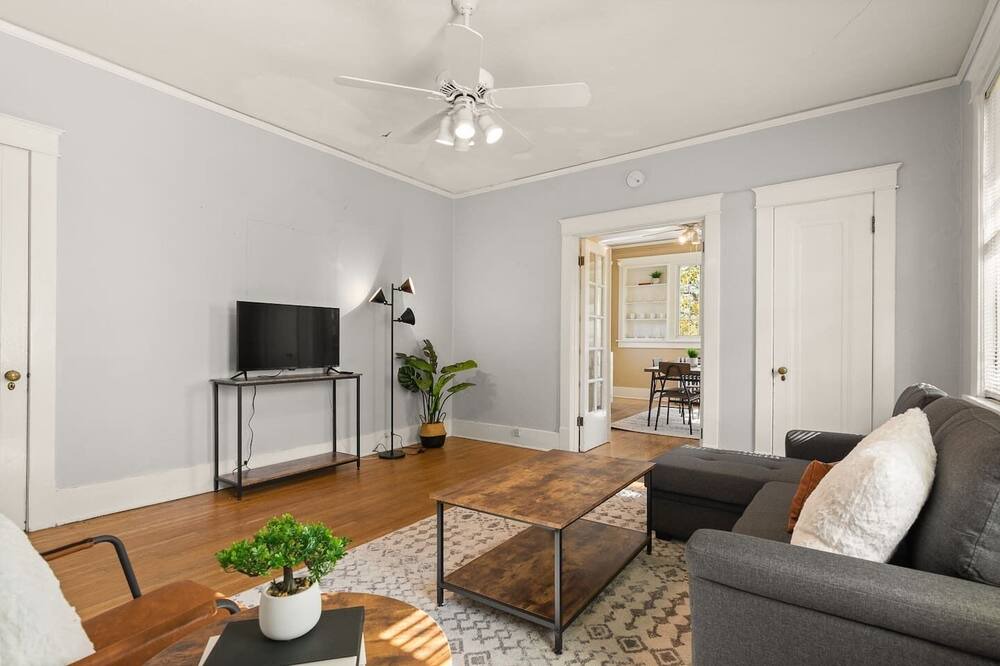 Photo of Bedroom in Hillsboro Village