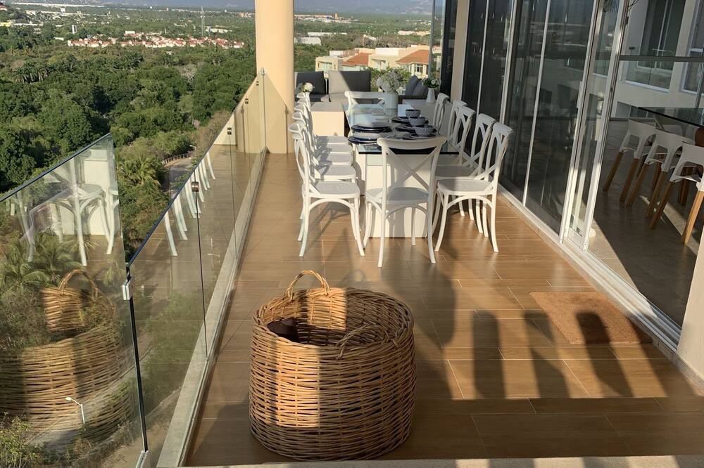 Photo of Patio Balcony in Puerto Marques