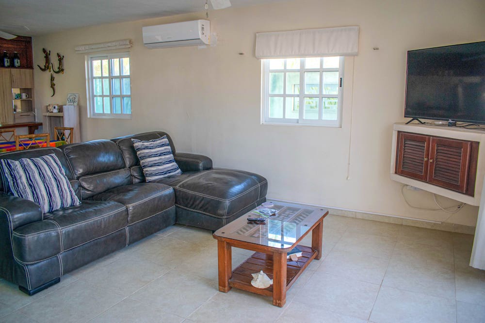 Photo of Livingroom in Chuburna Puerto