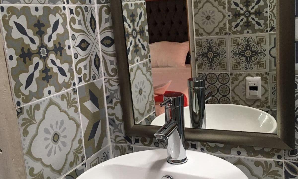 Photo of Bathroom in Anton Lizardo