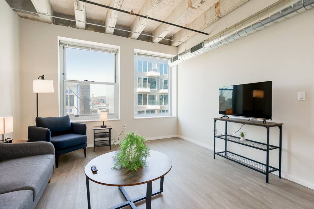 Photo of Bedroom in Crossroads Arts District