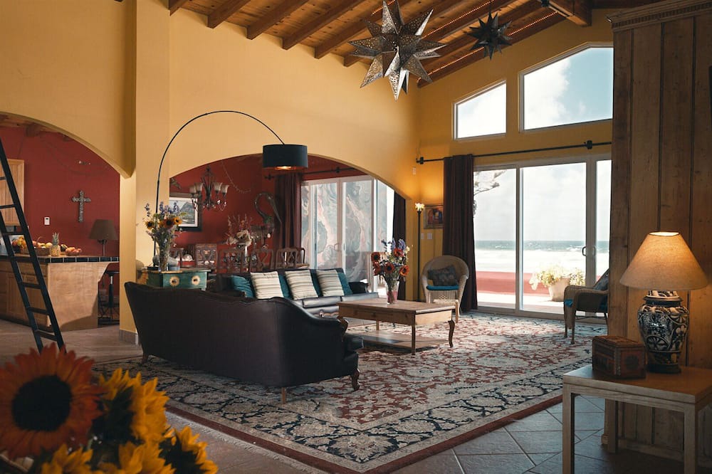 Photo of Livingroom in La Fonda