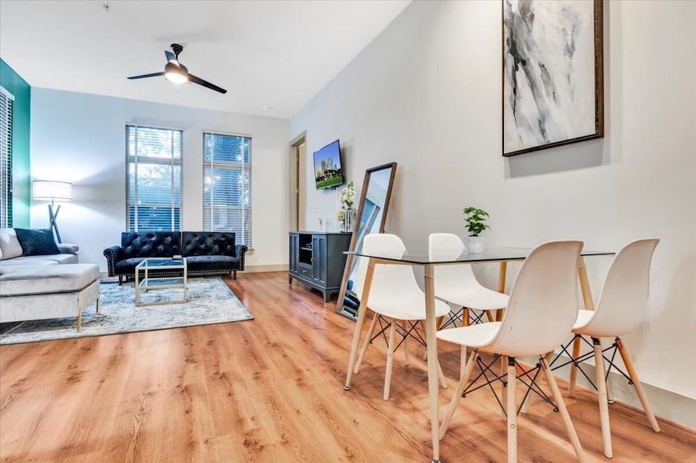 Photo of Livingroom in Piedmont Heights