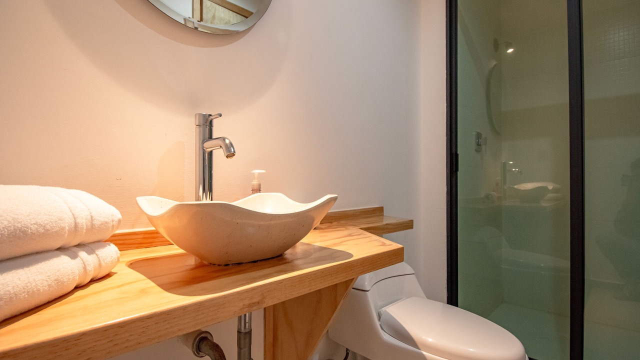 Photo of Bathroom in Anahuac