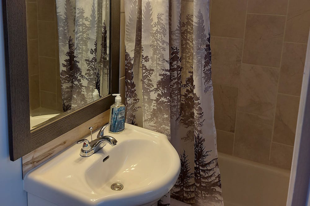 Photo of Bathroom in Combermere