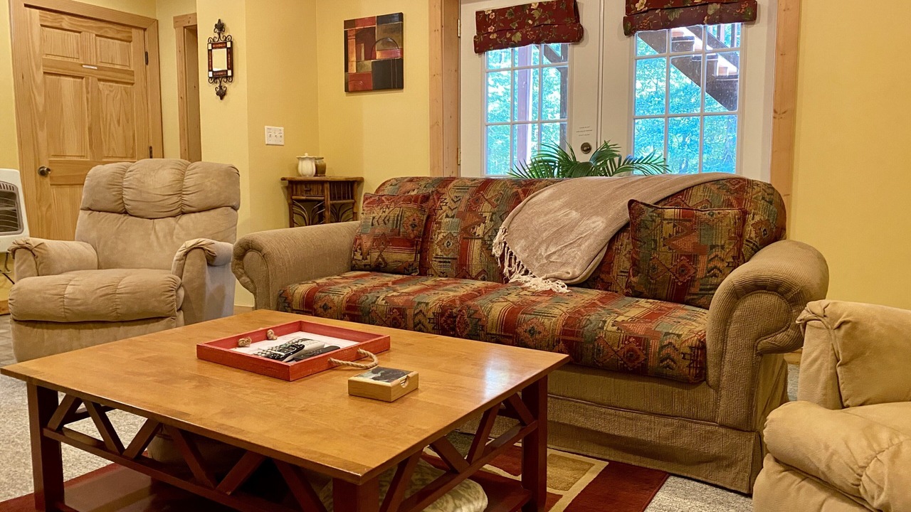 Photo of Livingroom in Eagle Mountain