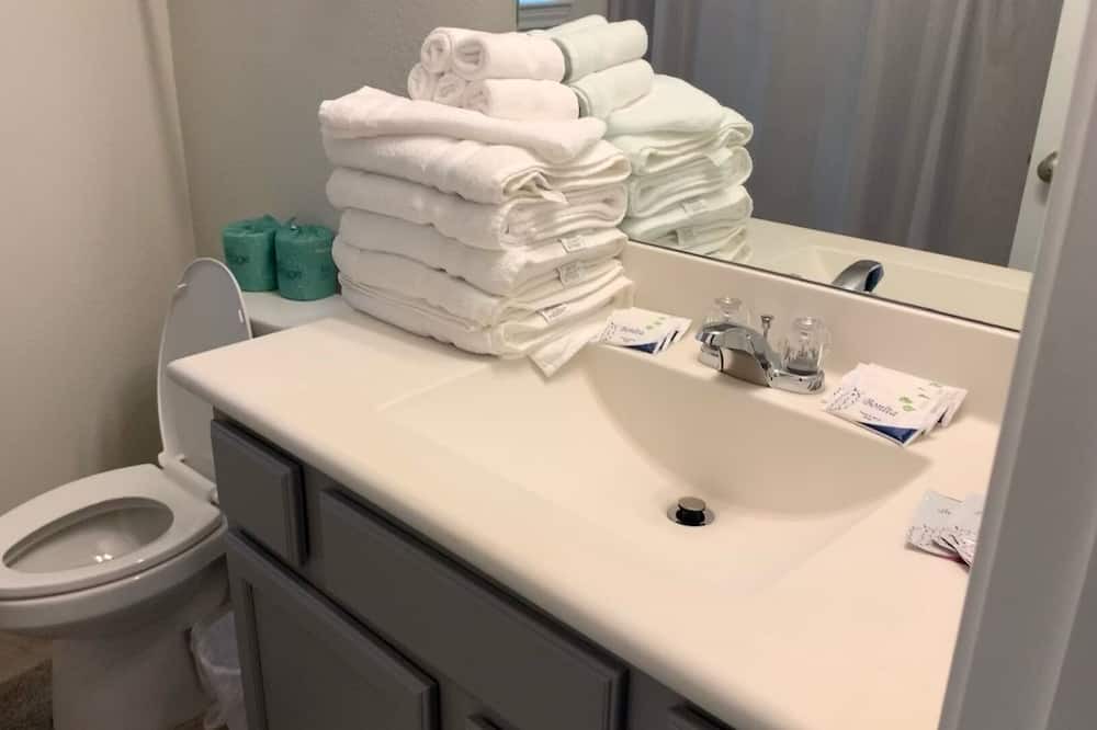 Photo of Bathroom in La Marque
