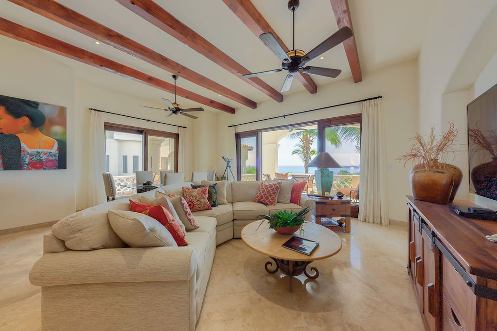 Photo of Livingroom in Buzzards