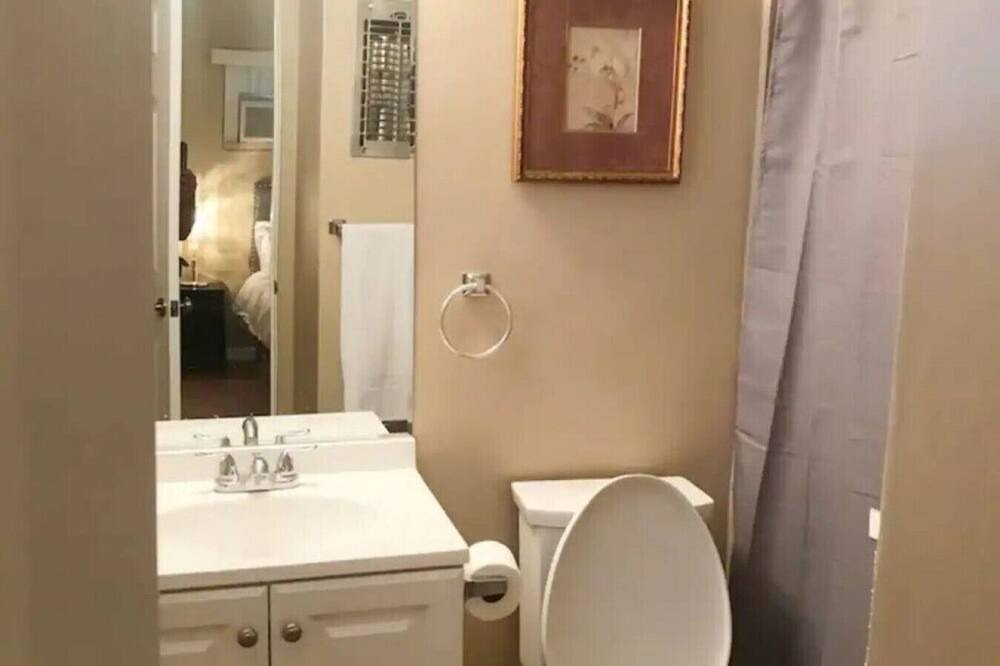 Photo of Bathroom in Midtown