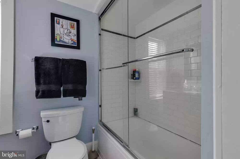 Photo of Bathroom in Logan Square
