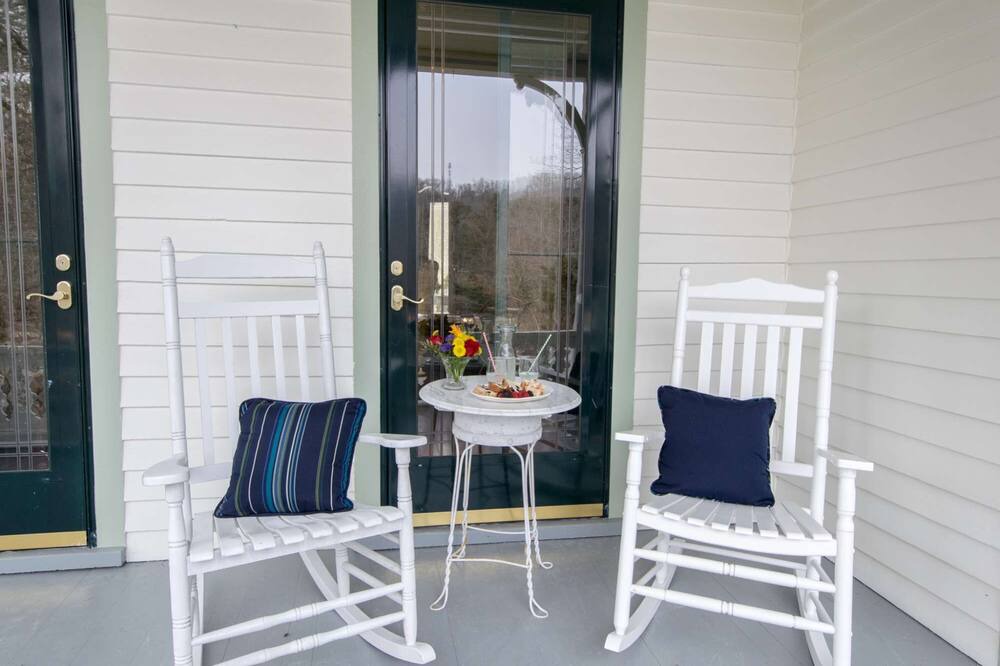 Photo of Outdoor in Laurel Park