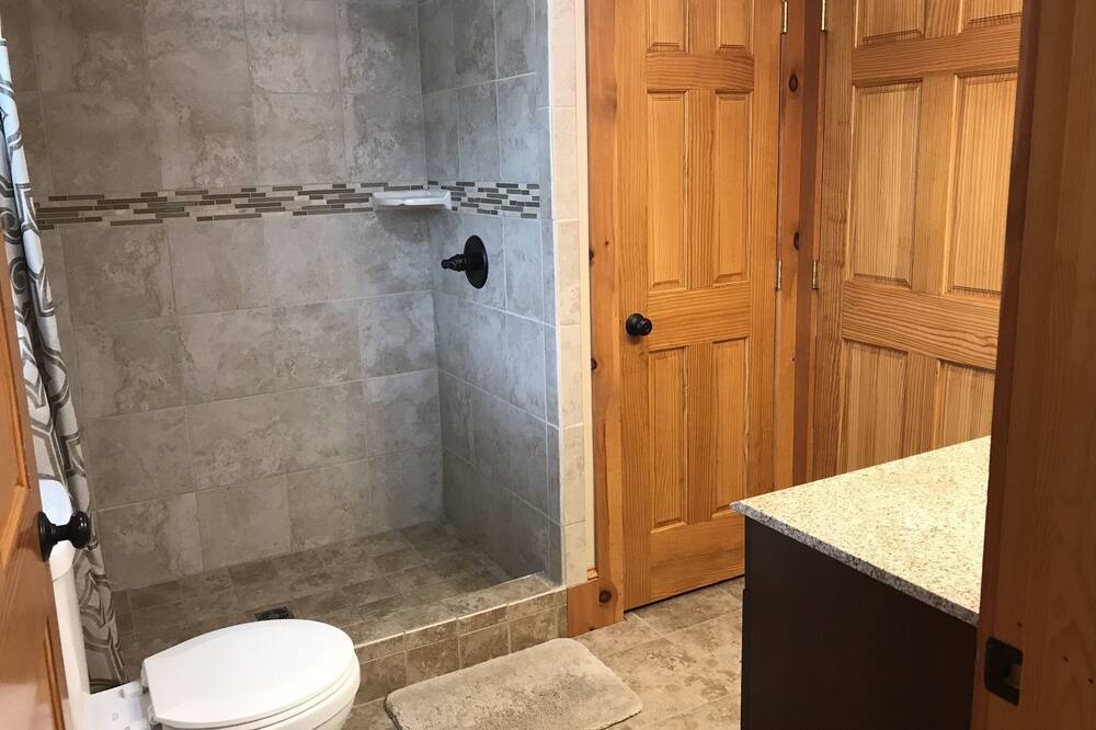 Photo of Bathroom in Weeks Mills