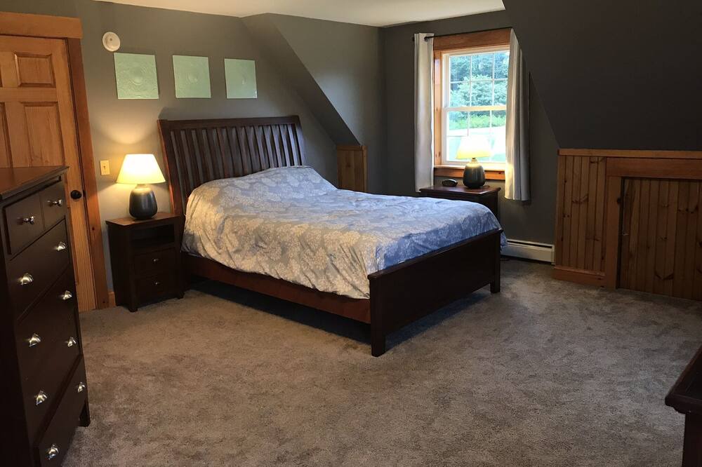 Photo of Bedroom in Weeks Mills