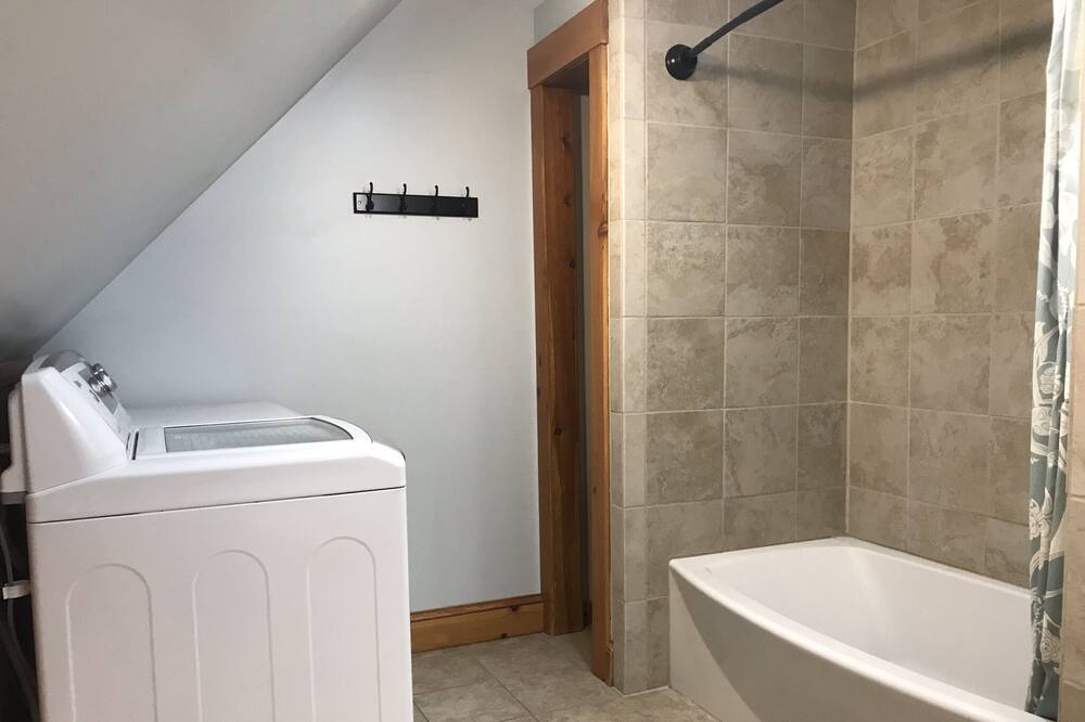 Photo of Bathroom in Weeks Mills